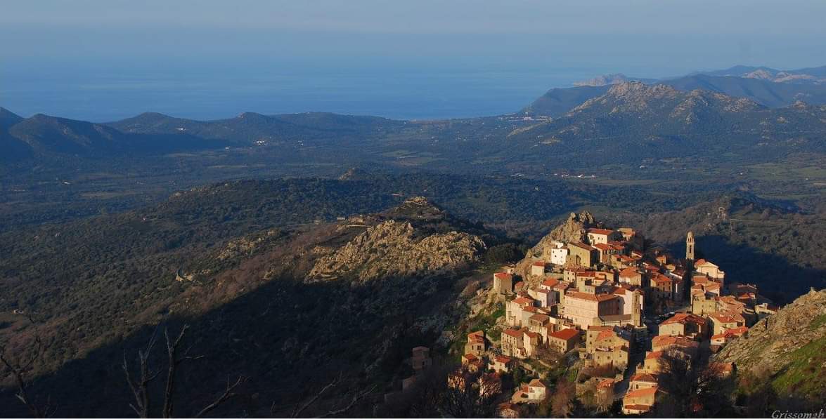 Vue du village de Speluncatu en Balagne